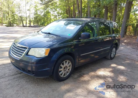2009 Chrysler Town & Country Touring из США, поврежденный, VIN 2A8HR54119R525248